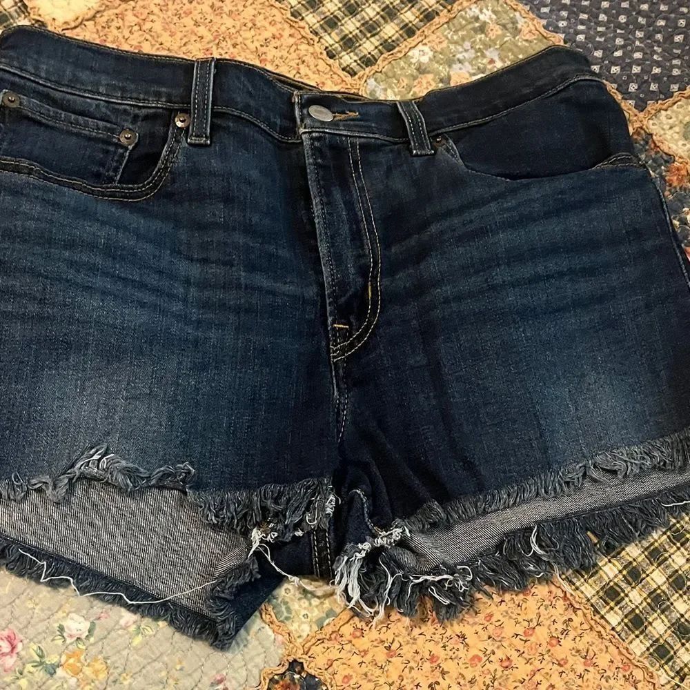 Levi’s high-rise shorts